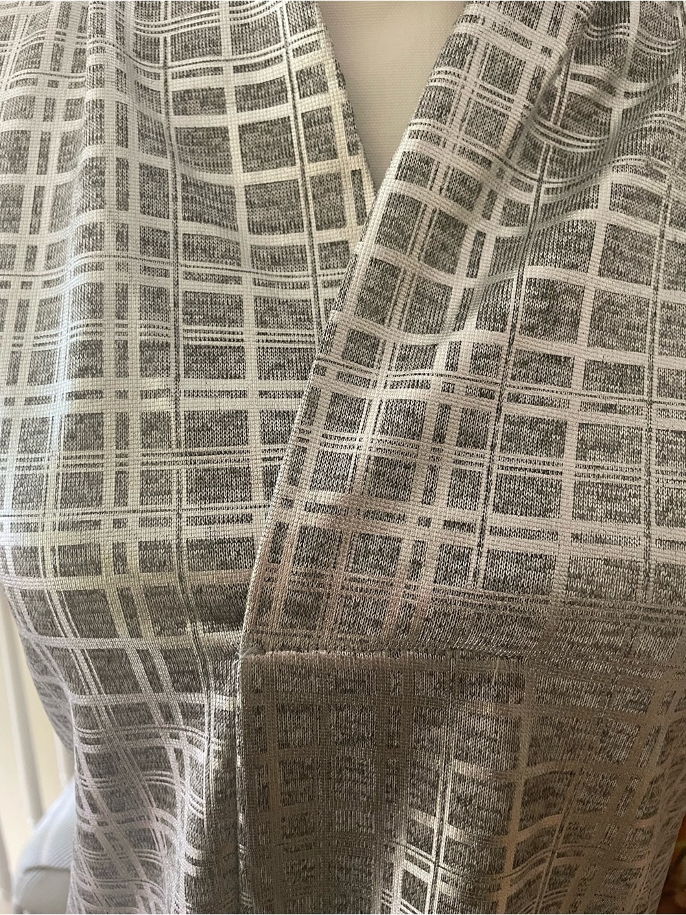 💥BYdesign Sleeveless Top in Metallic Plaid- NWT - Picture 10 of 11